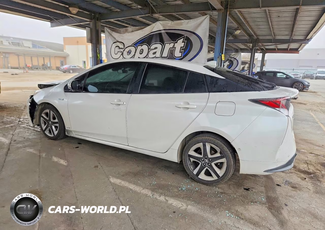 2018 Toyota Prius Three Touring VIN:JTDKARFU0J3065127 - 2