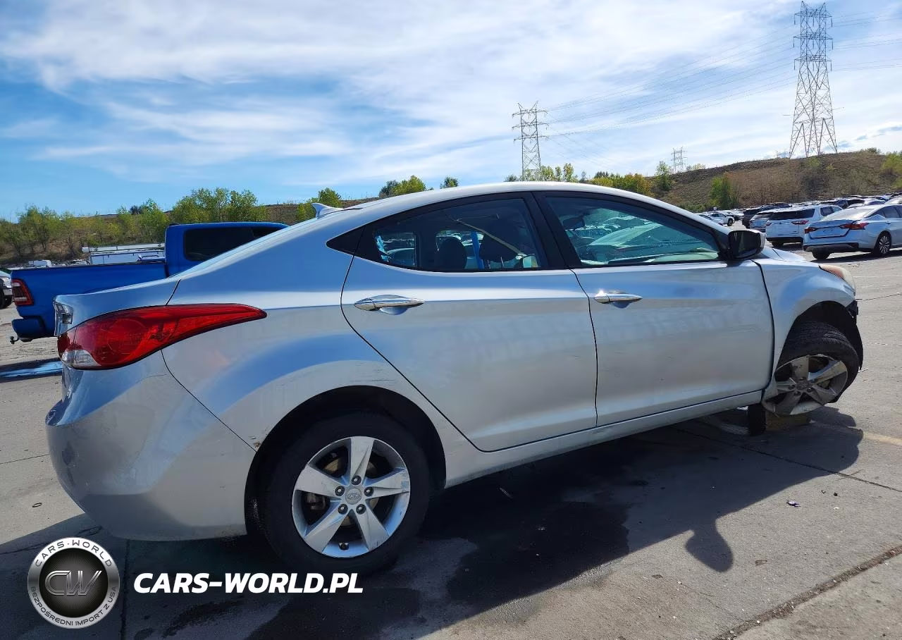 2013 Hyundai Elantra Gls VIN:5NPDH4AE8DH369693 - 3
