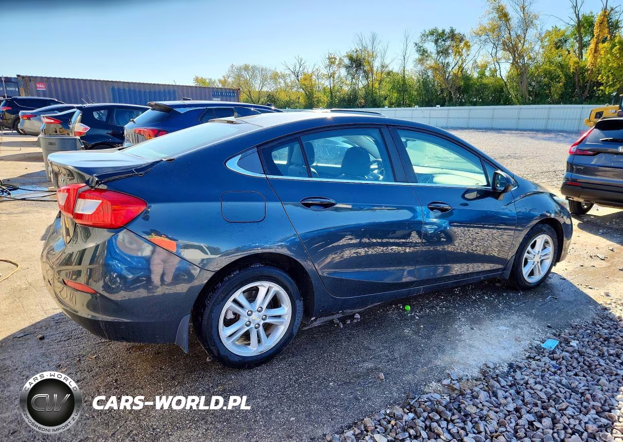 2017 Chevrolet Cruze Lt VIN:1G1BE5SM7H7235076 - 3