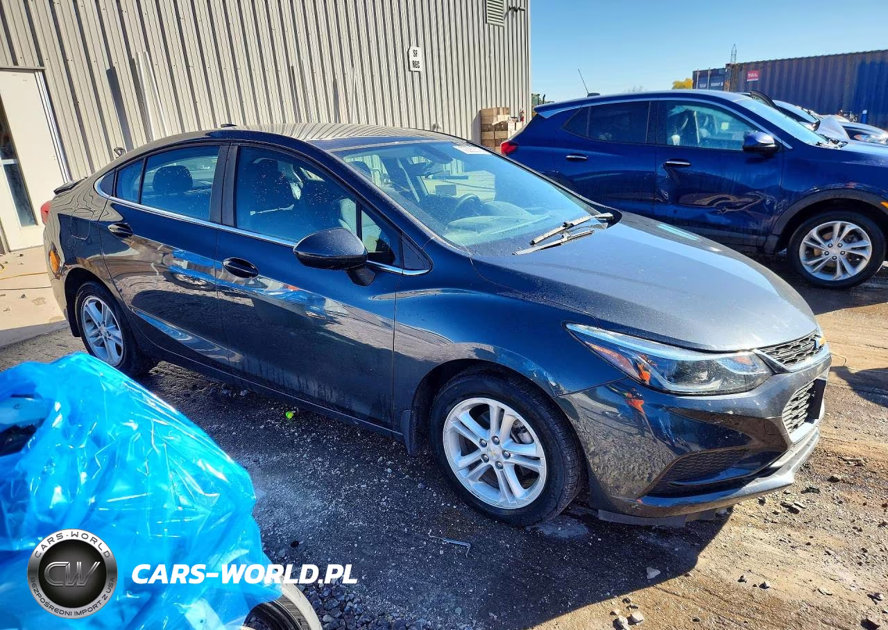 2017 Chevrolet Cruze Lt VIN:1G1BE5SM7H7235076 - 4
