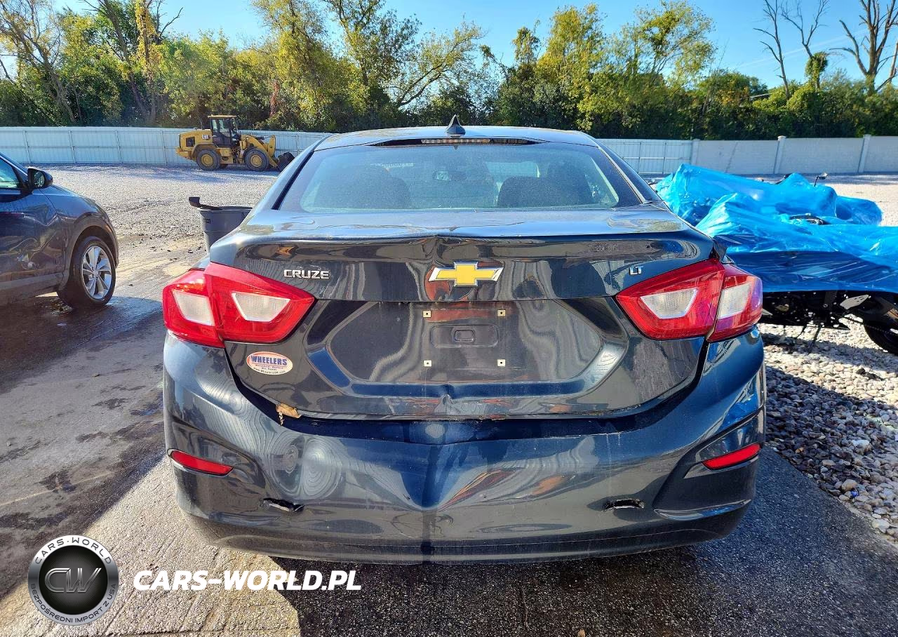 2017 Chevrolet Cruze Lt VIN:1G1BE5SM7H7235076 - 6