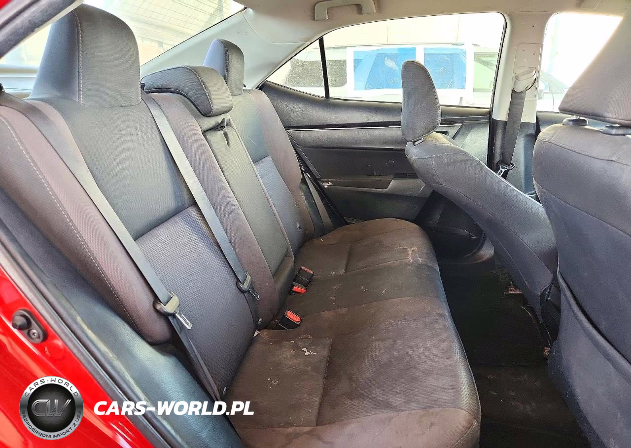 2018 Toyota Corolla Le VIN:5YFBURHE8JP816401 - 10