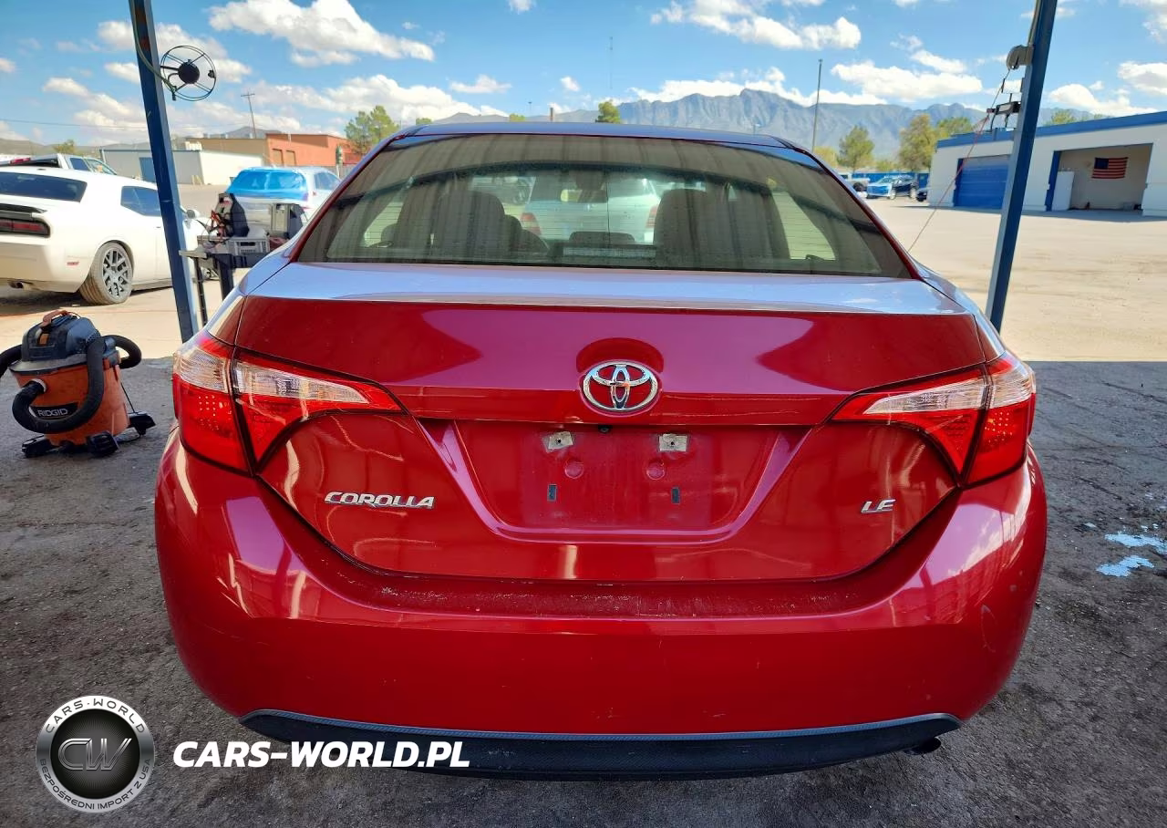 2018 Toyota Corolla Le VIN:5YFBURHE8JP816401 - 6