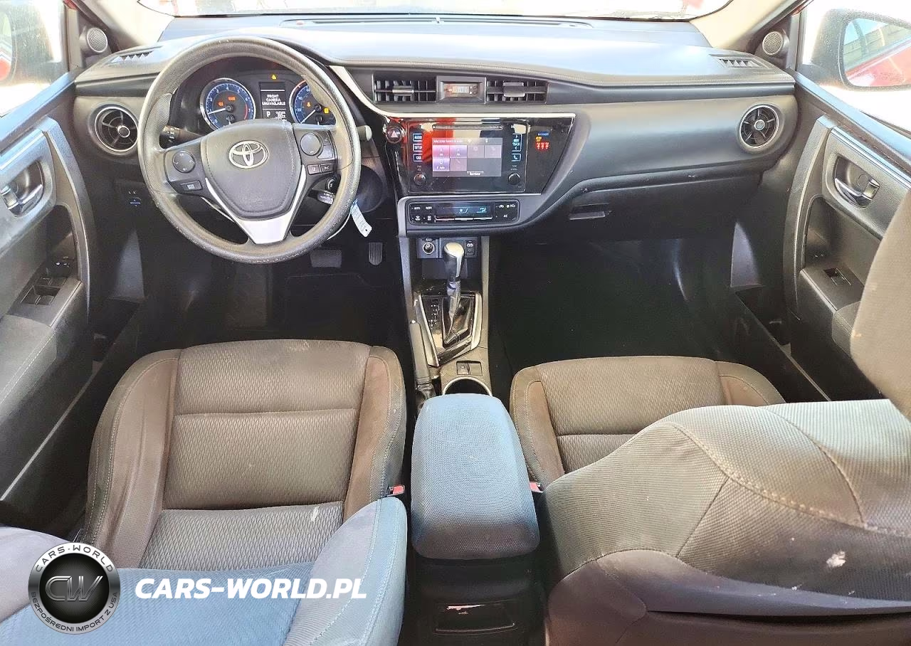 2018 Toyota Corolla Le VIN:5YFBURHE8JP816401 - 8