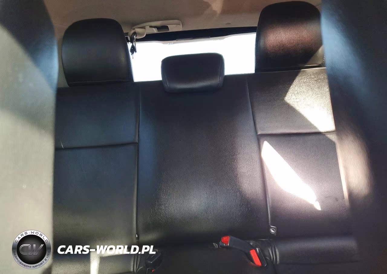 2016 Toyota Prius C One VIN:JTDKDTB34G1122631 - 10