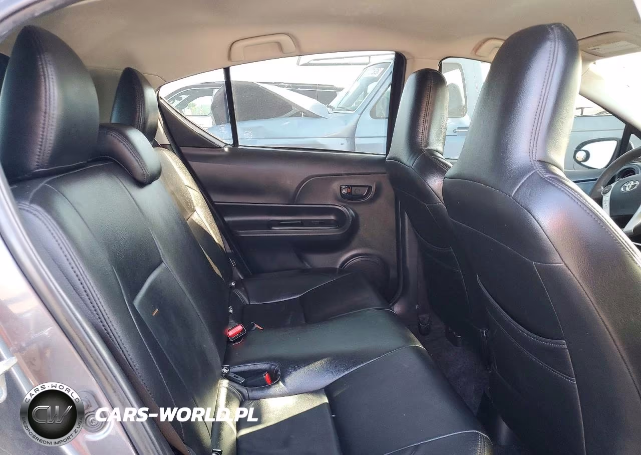 2016 Toyota Prius C One VIN:JTDKDTB34G1122631 - 11