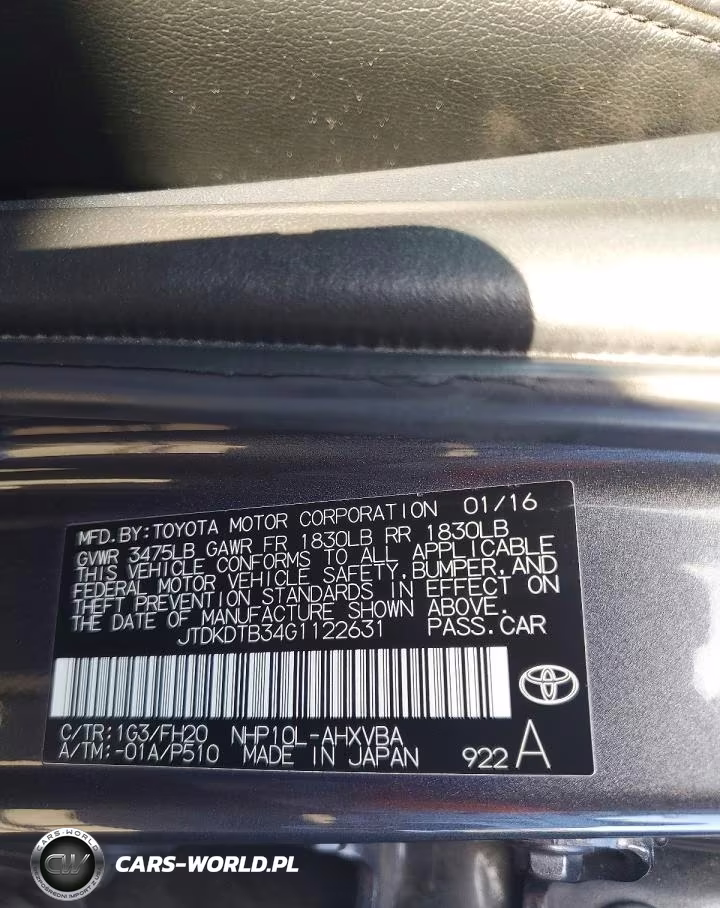 2016 Toyota Prius C One VIN:JTDKDTB34G1122631 - 13