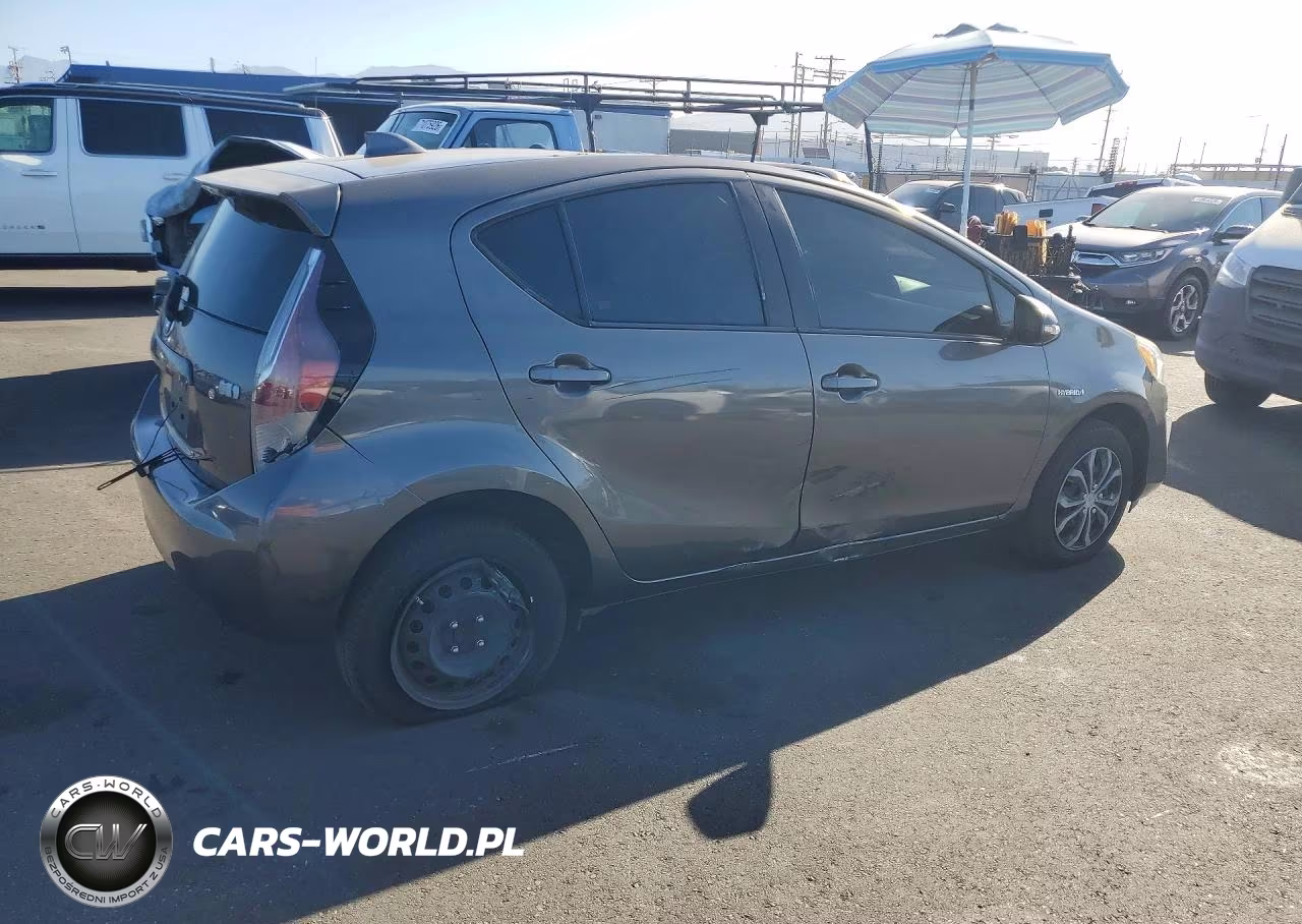 2016 Toyota Prius C One VIN:JTDKDTB34G1122631 - 3
