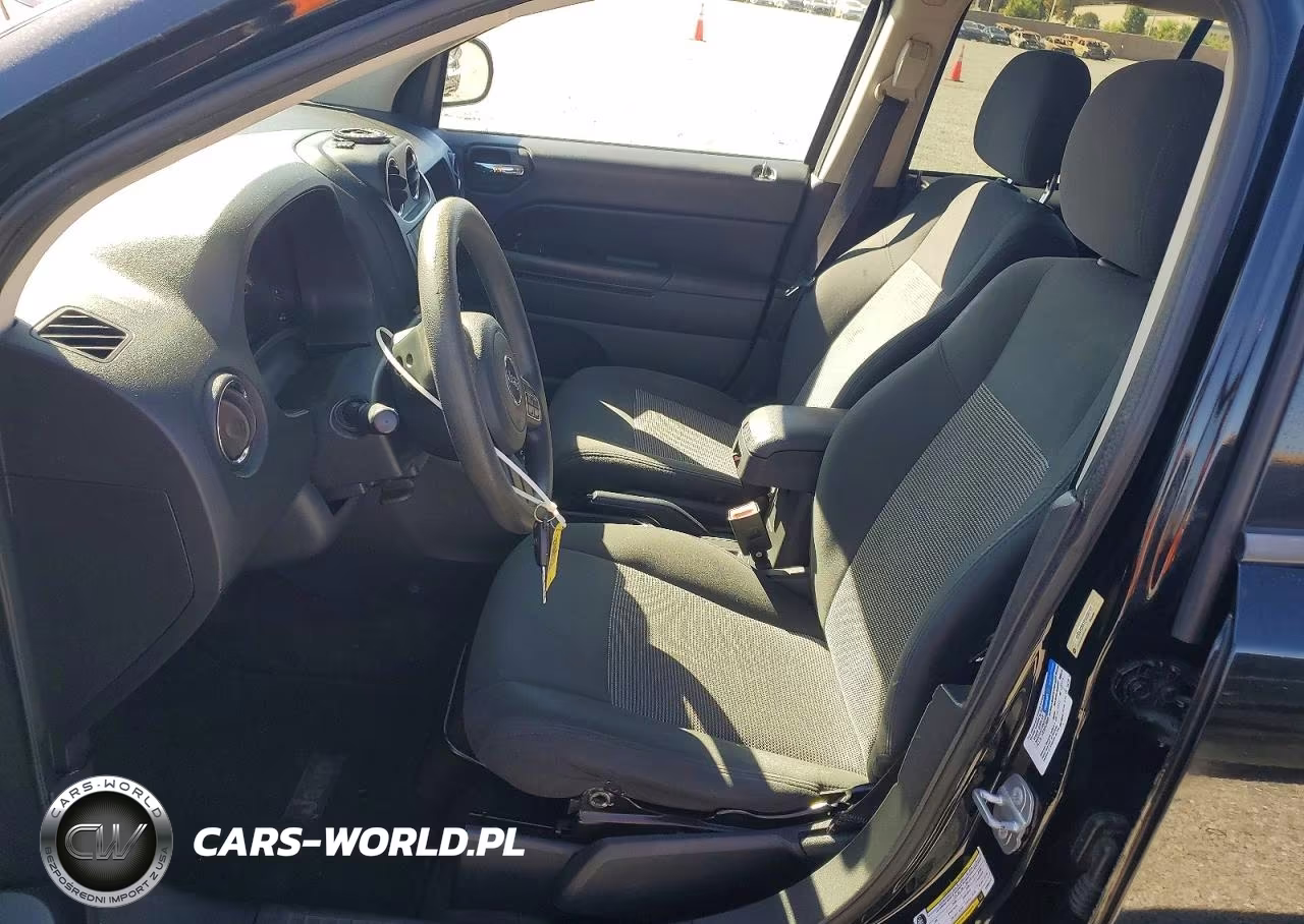 2014 Jeep Compass Sport VIN:1C4NJCBA1ED696717 - 7
