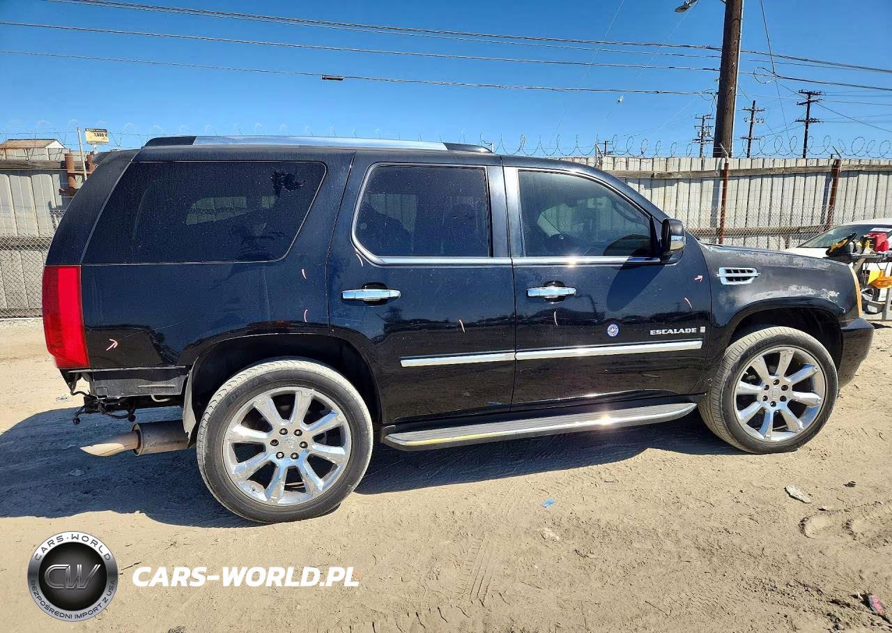 2007 Cadillac Escalade Luxury VIN:1GYFK63837R218457 - 3
