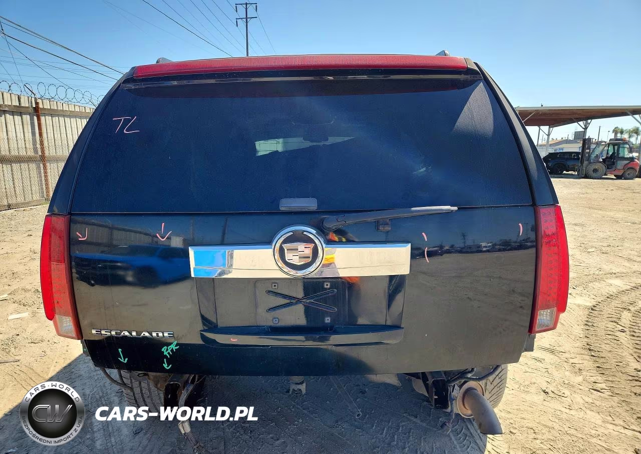 2007 Cadillac Escalade Luxury VIN:1GYFK63837R218457 - 6