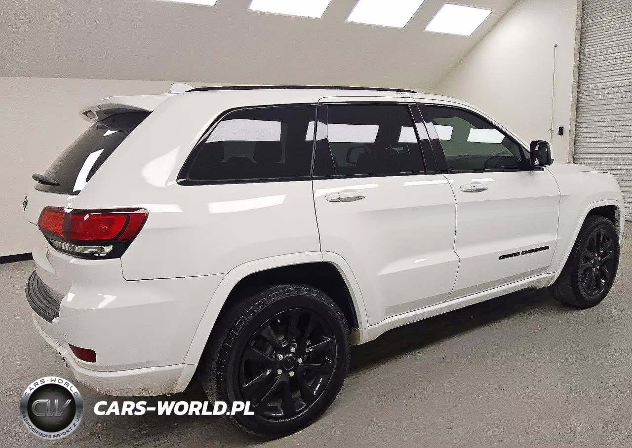 2019 Jeep Grand Cherokee Laredo VIN:1C4RJEAG0KC776868 - 3