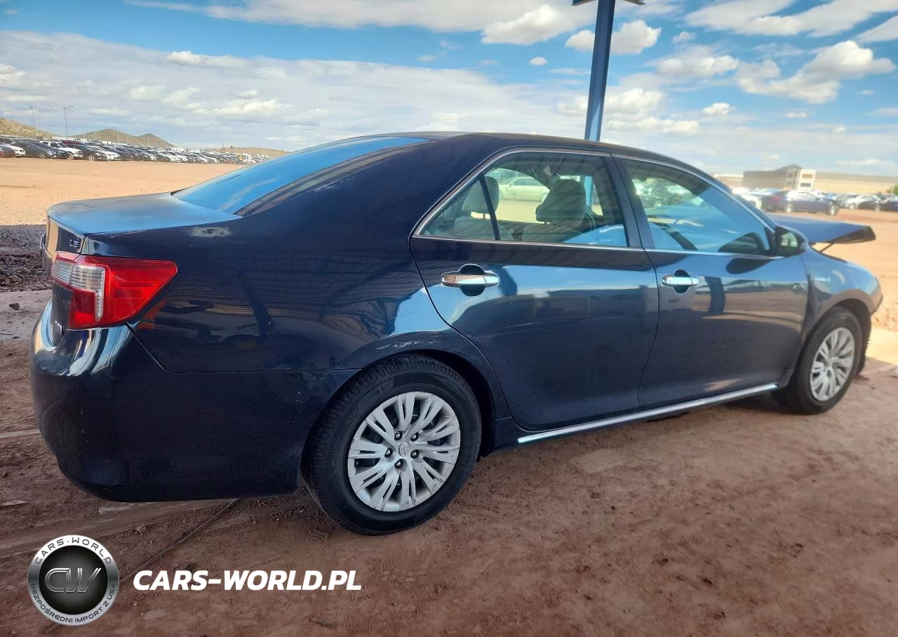 2012 Toyota Camry Hybrid Le VIN:4T1BD1FK7CU048714 - 3