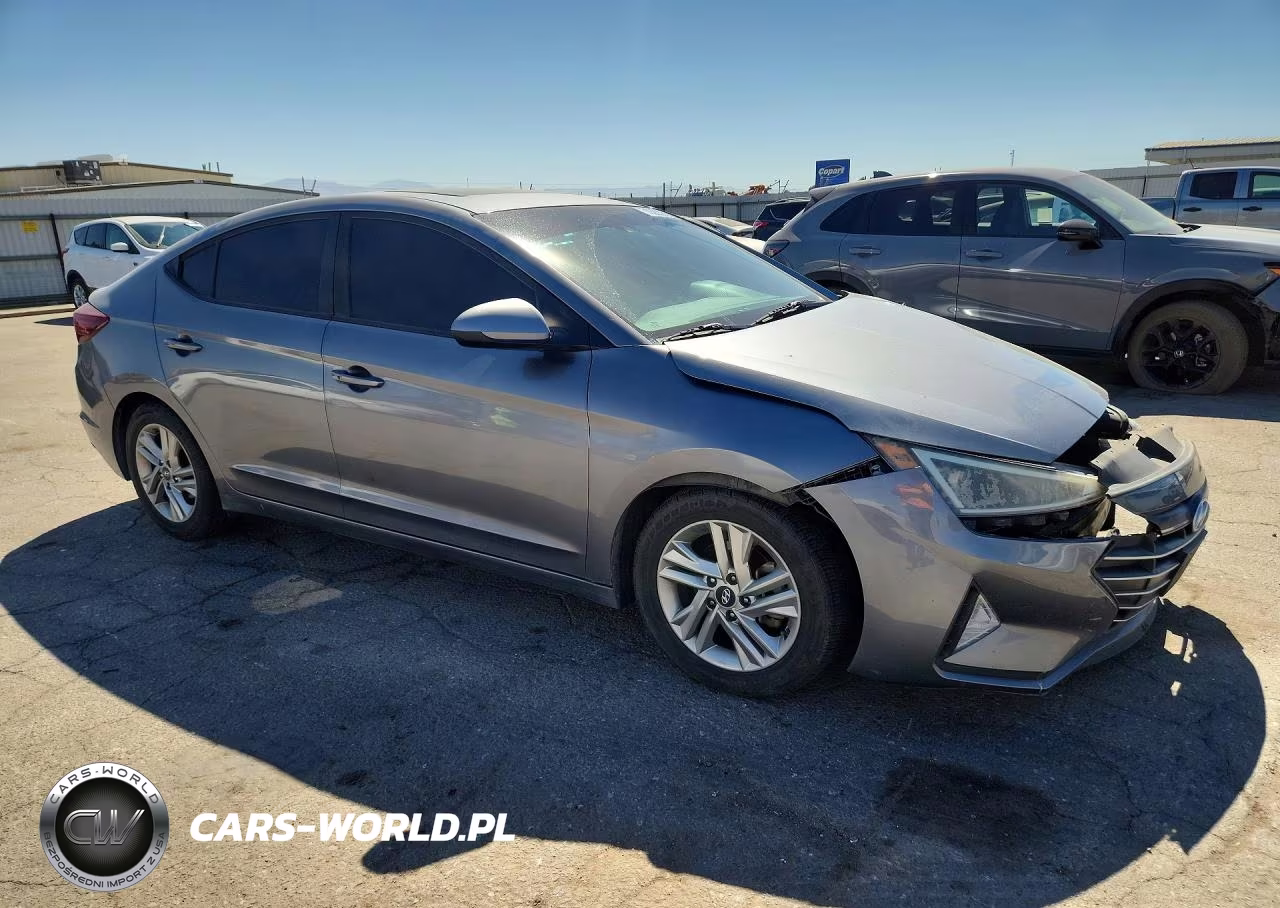 2019 Hyundai Elantra Value Edition VIN:KMHD84LFXKU878107 - 4