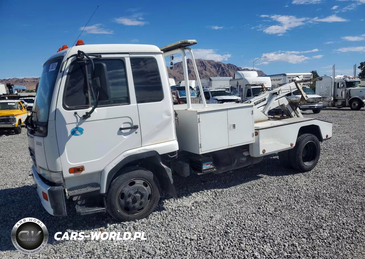 2010 Nissan Diesel Ud2000 Tow Truck – zdjęcie 1 z 12