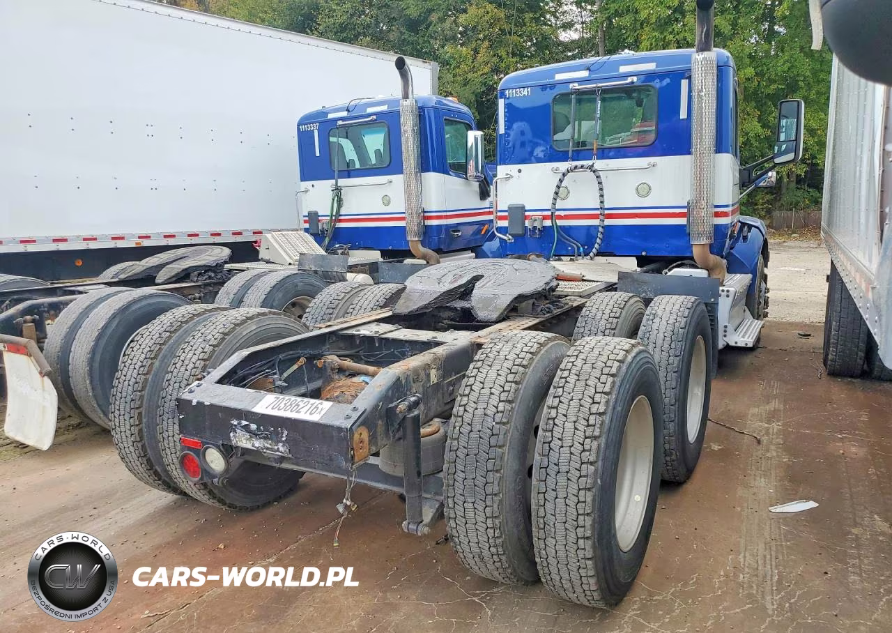 2017 Peterbilt 579 - Semi Truck VIN:1XPBDP9X2HD432145 - 3