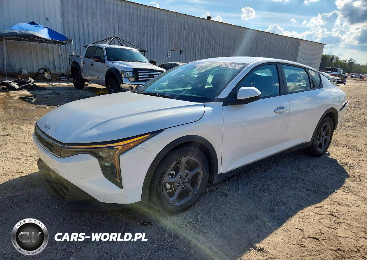 2025 Kia K4 Lxs VIN:3KPFT4DE1SE104974 - 1