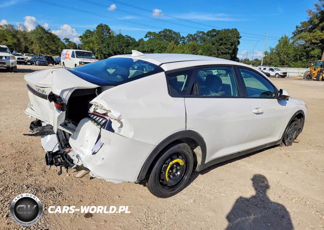 2025 Kia K4 Lxs VIN:3KPFT4DE1SE104974 - 3