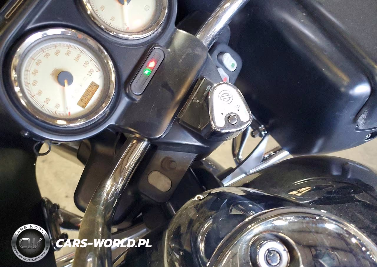 2013 Harley-Davidson Fltrx Road Glide Custom VIN:1HD1KHM10DB689854 - 8