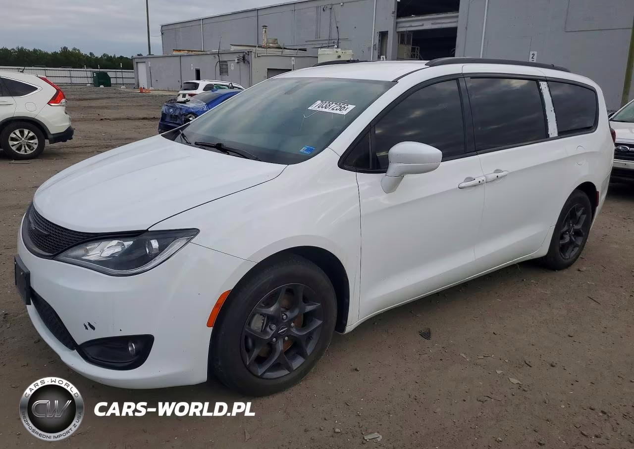 2018 Chrysler Pacifica Touring L