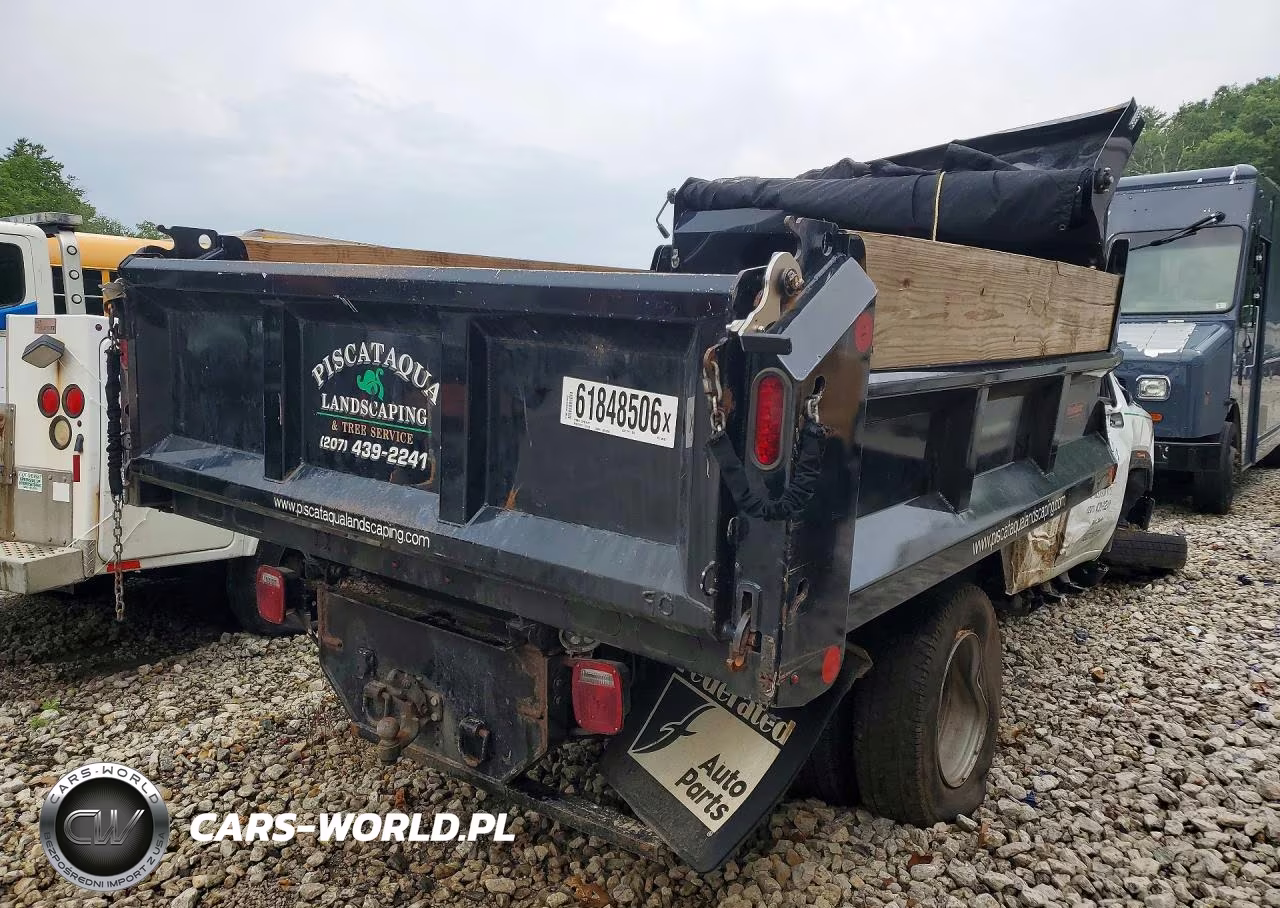 2024 GMC Sierra K3500 Dump Truck VIN:1GD39SE73RF388027 - 3