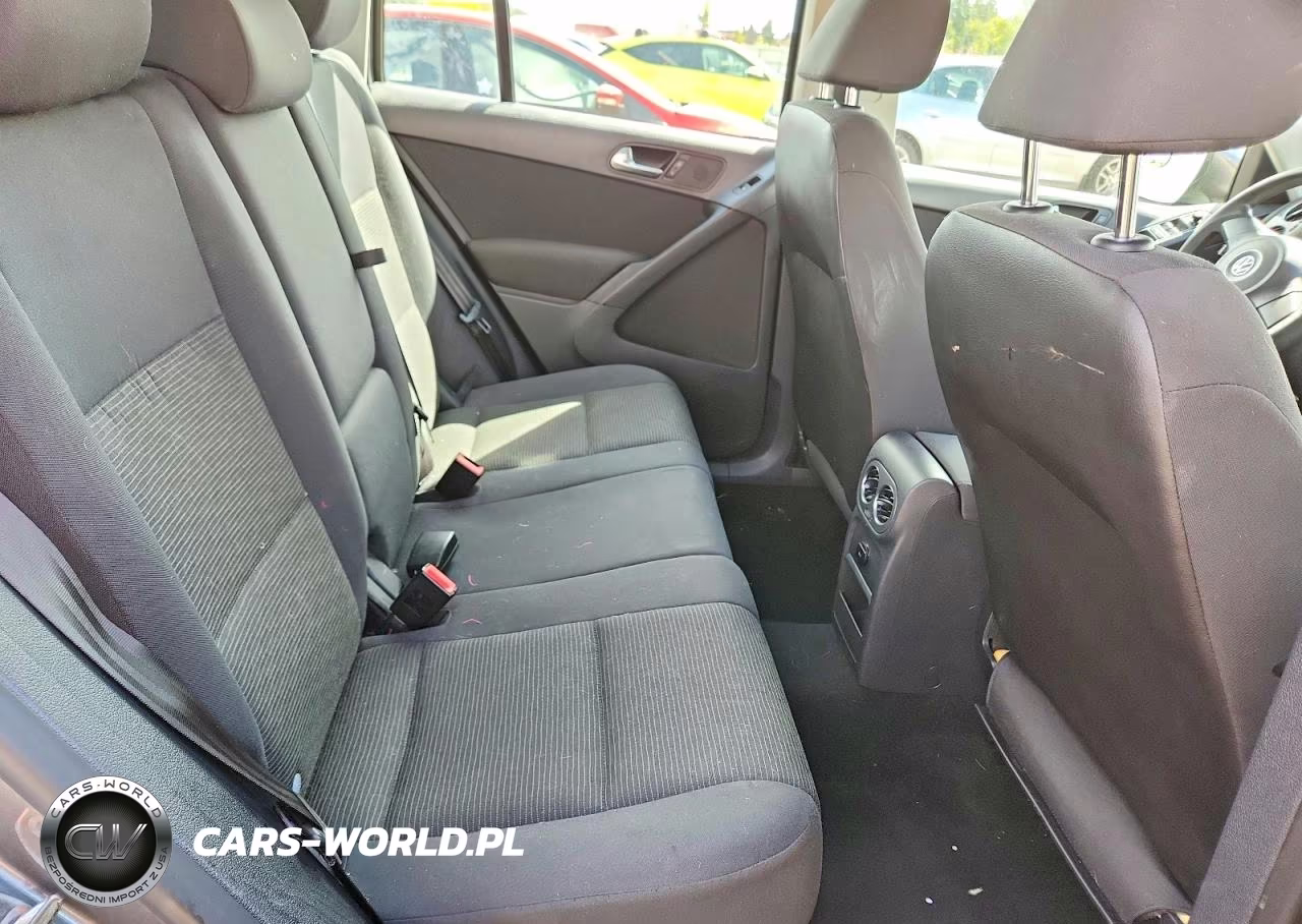 2012 Volkswagen Tiguan S VIN:WVGAV7AX6CW004335 - 11