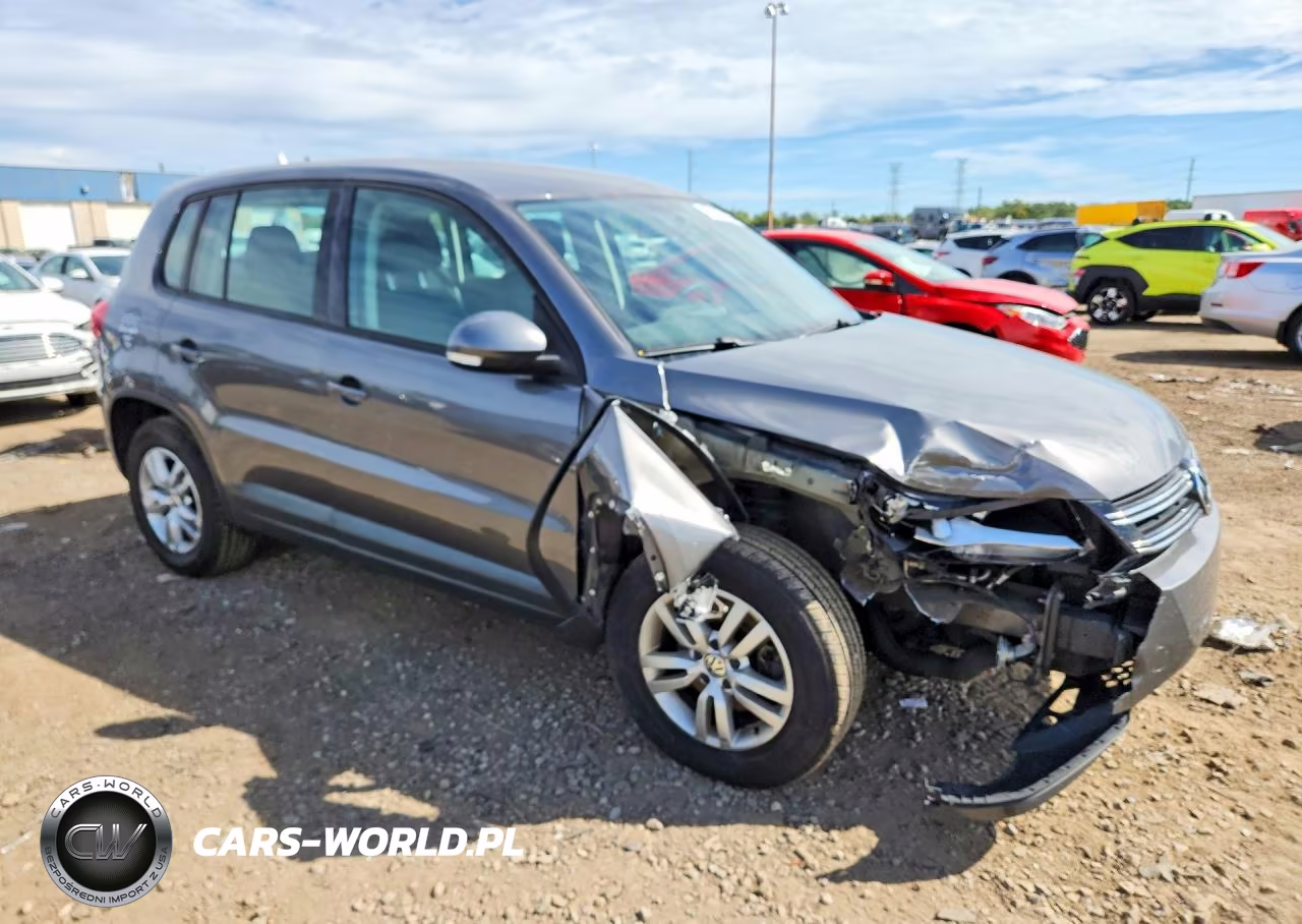2012 Volkswagen Tiguan S VIN:WVGAV7AX6CW004335 - 4