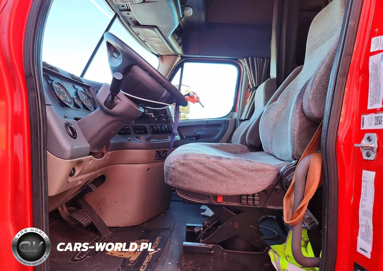 2018 Freightliner Cascadia 125 Semi Truck VIN:1FUJGLDR9JLJK5212 - 7