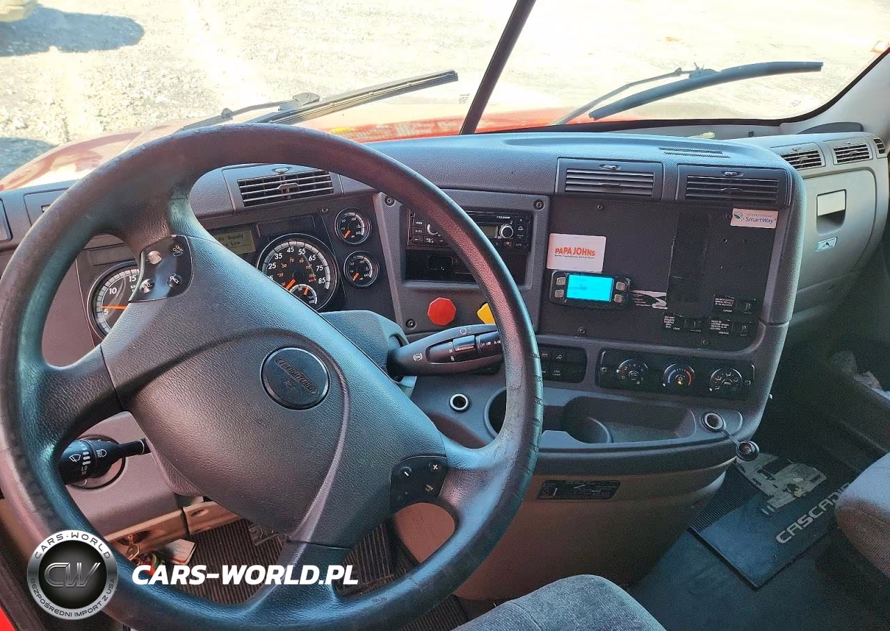 2018 Freightliner Cascadia 125 Semi Truck VIN:1FUJGLDR9JLJK5212 - 8