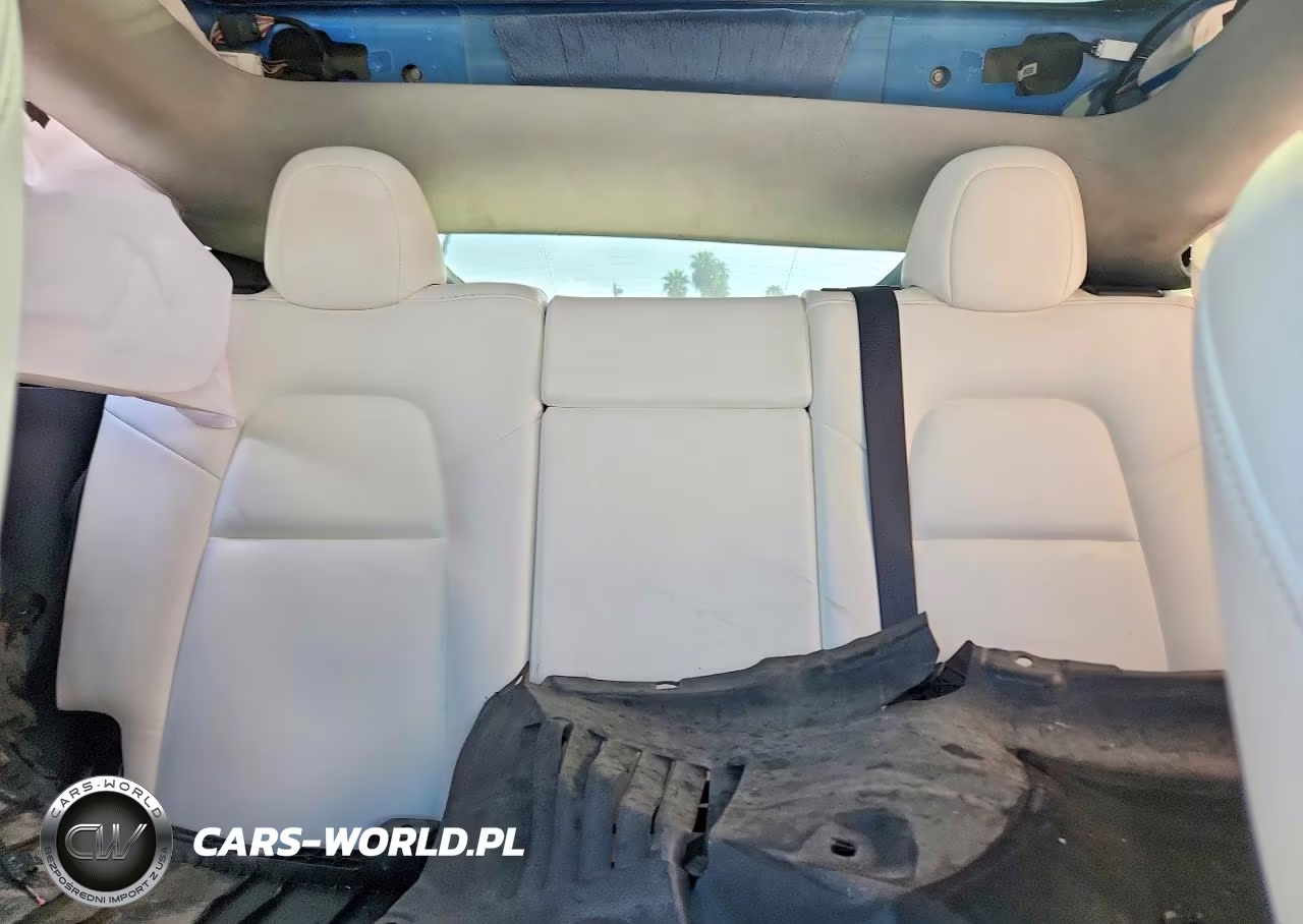 2022 Tesla Model Y VIN:7SAYGDEF8NF350510 - 10