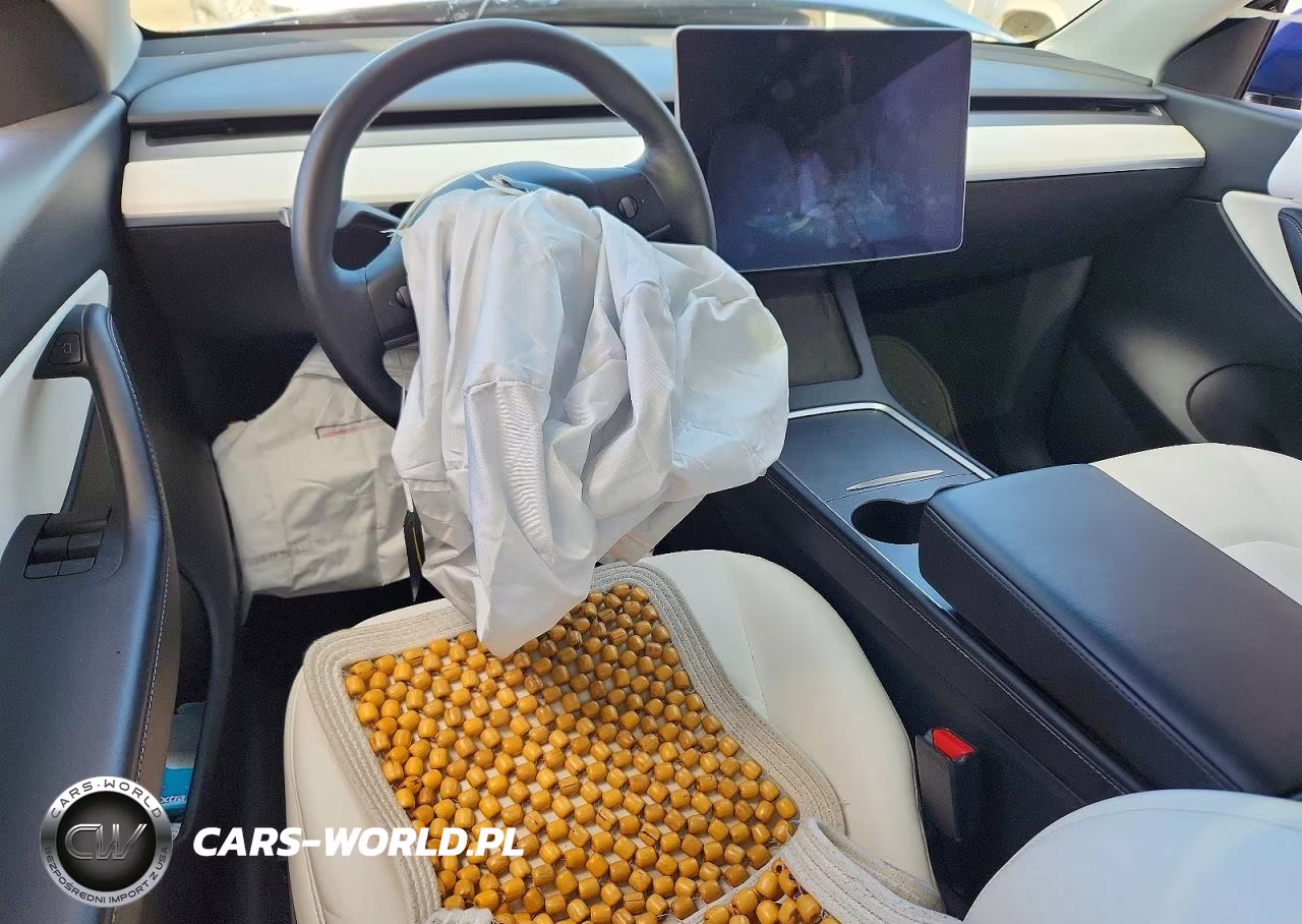 2022 Tesla Model Y VIN:7SAYGDEF8NF350510 - 8