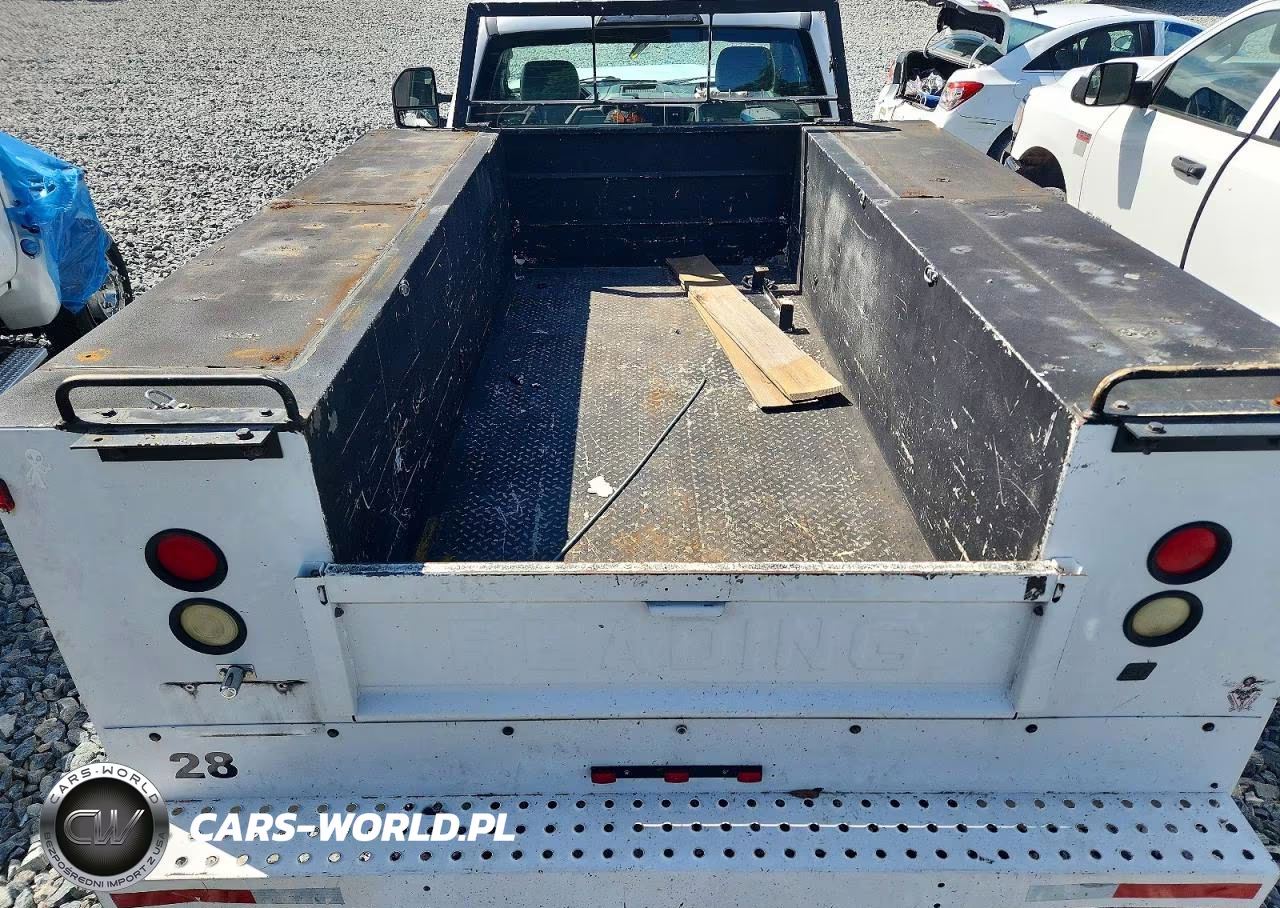 2019 Ford F350 Super Duty VIN:1FDRF3G67KEC24921 - 10
