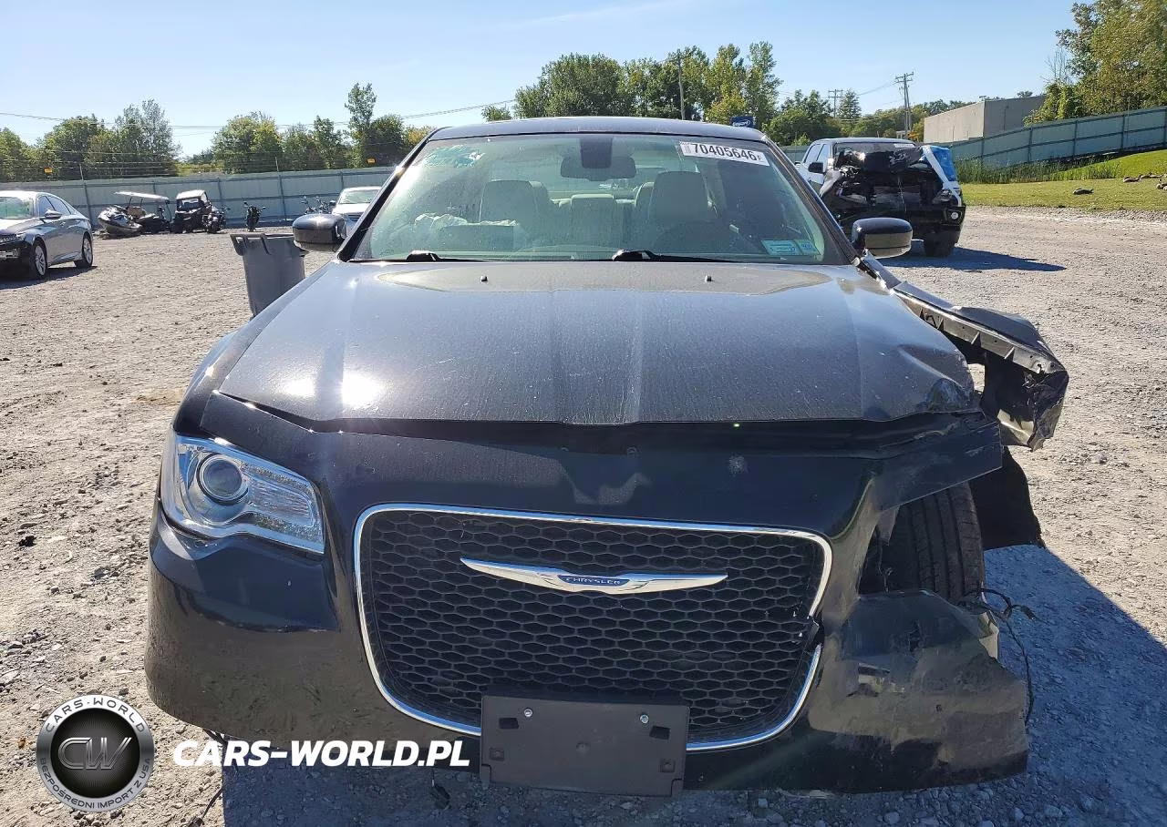 2021 Chrysler 300 Touring VIN:2C3CCARG1MH533118 - 5