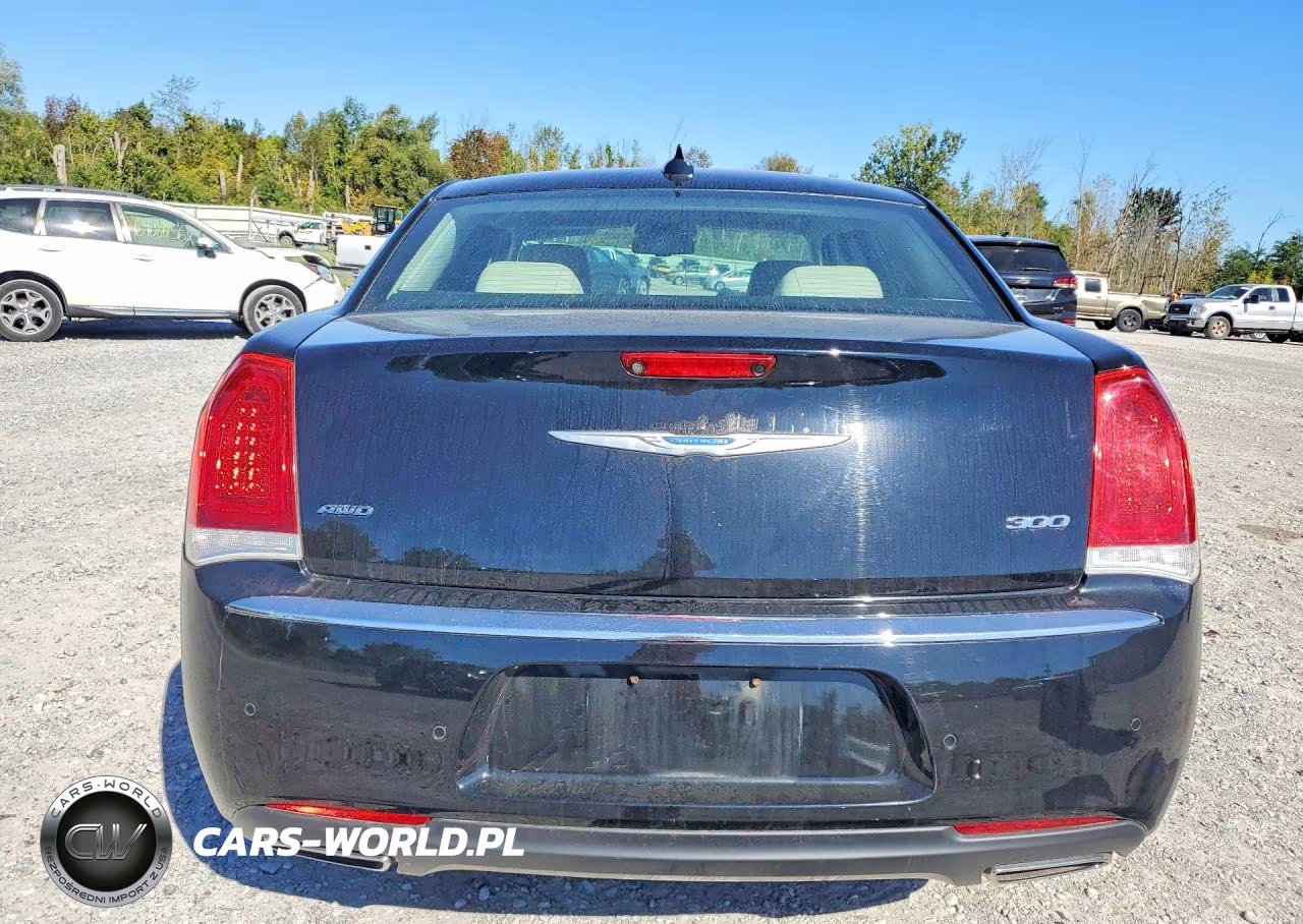 2021 Chrysler 300 Touring VIN:2C3CCARG1MH533118 - 6