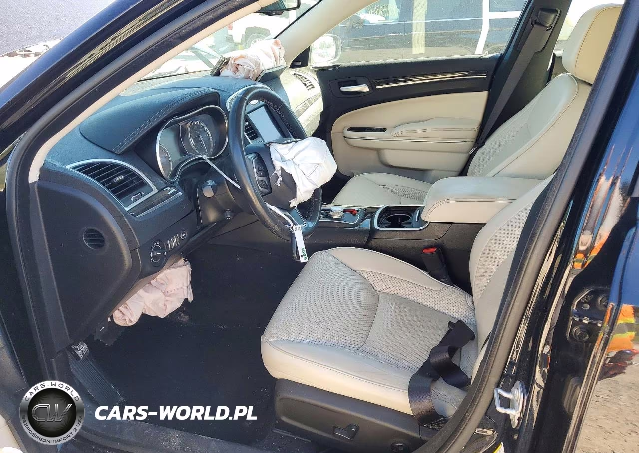 2021 Chrysler 300 Touring VIN:2C3CCARG1MH533118 - 7