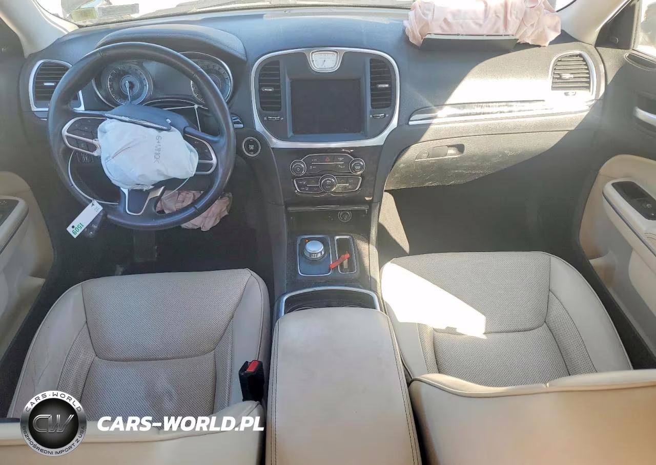 2021 Chrysler 300 Touring VIN:2C3CCARG1MH533118 - 8