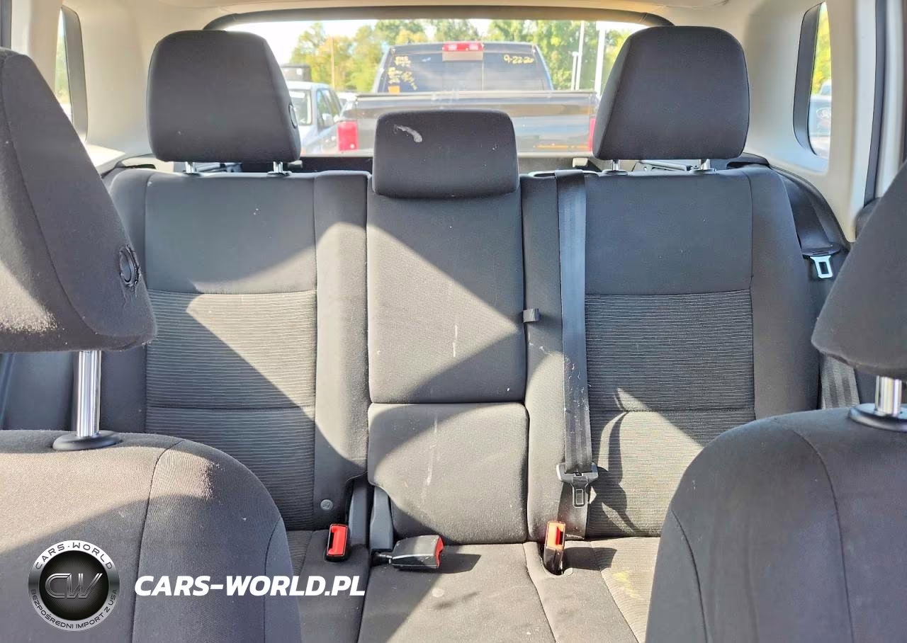 2015 Volkswagen Tiguan S VIN:WVGBV7AX0FW589745 - 10