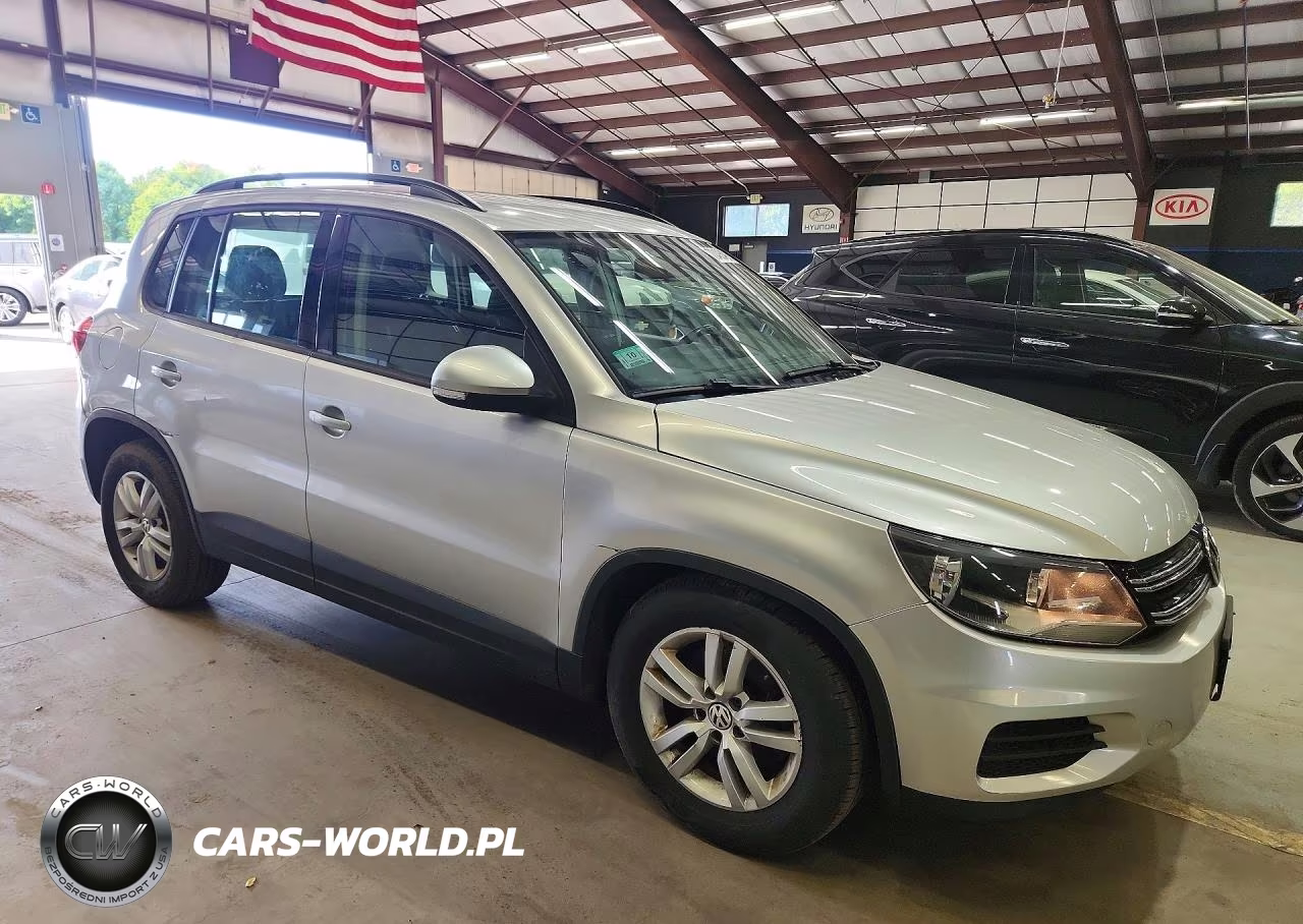 2015 Volkswagen Tiguan S VIN:WVGBV7AX0FW589745 - 4