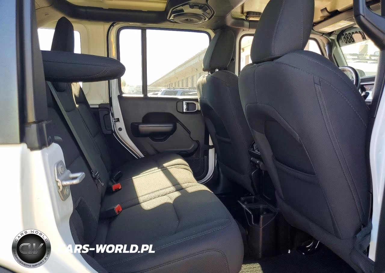 2020 Jeep Wrangler Unlimited Sport VIN:1C4HJXDG9LW117352 - 11