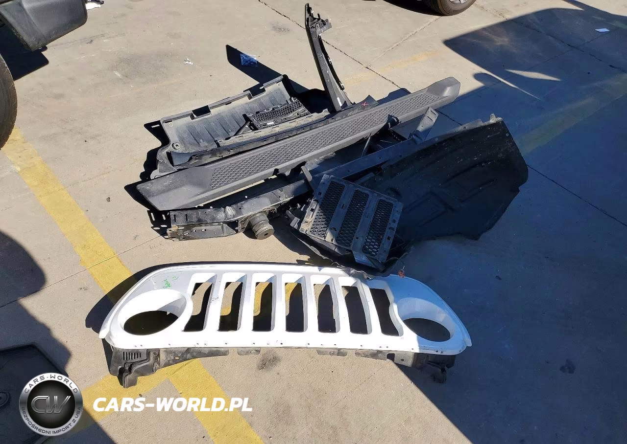 2020 Jeep Wrangler Unlimited Sport VIN:1C4HJXDG9LW117352 - 13