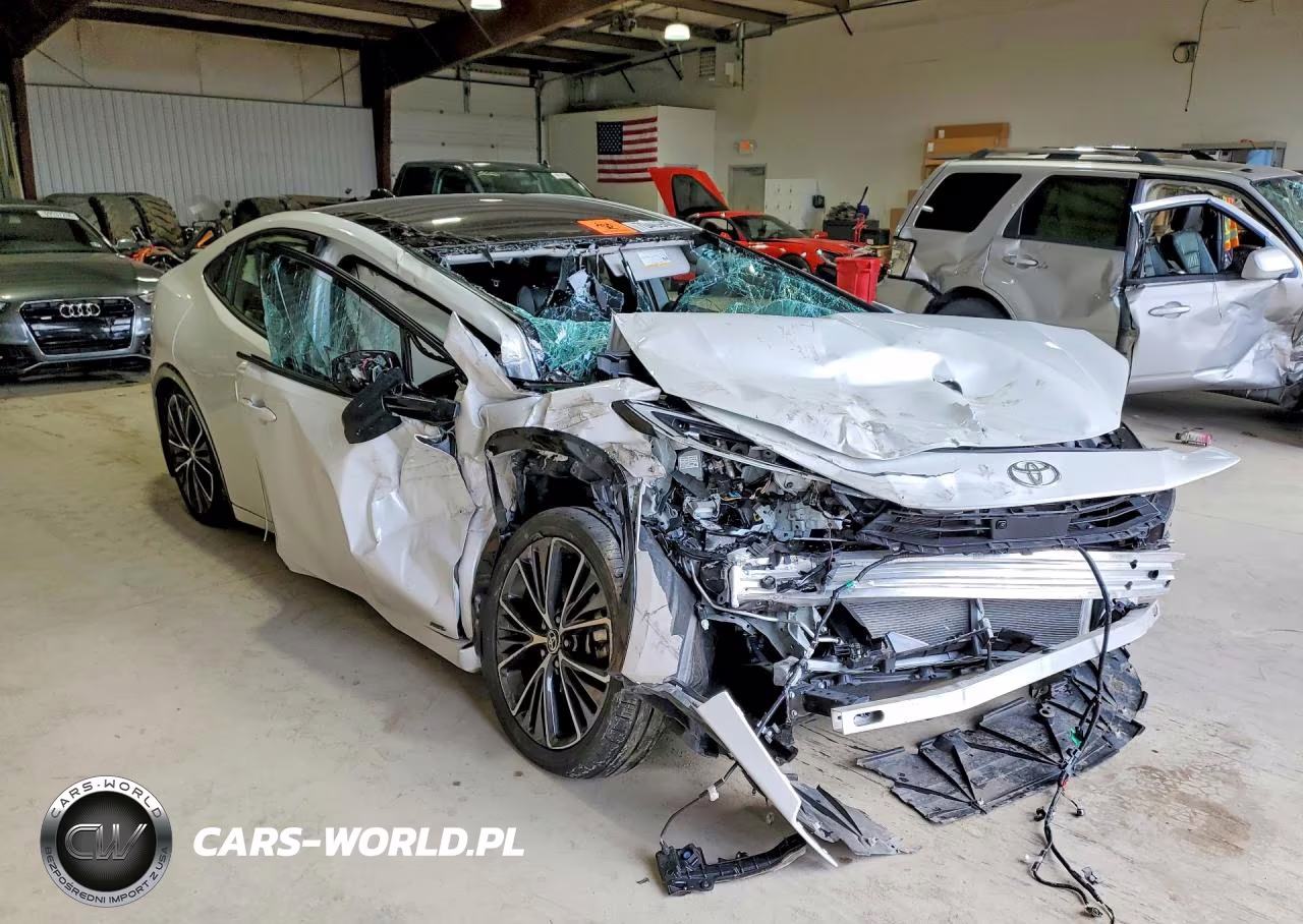 2024 Toyota Prius Limited VIN:JTDADABU7R3013435 - 4