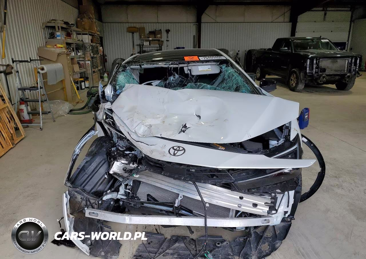 2024 Toyota Prius Limited VIN:JTDADABU7R3013435 - 5