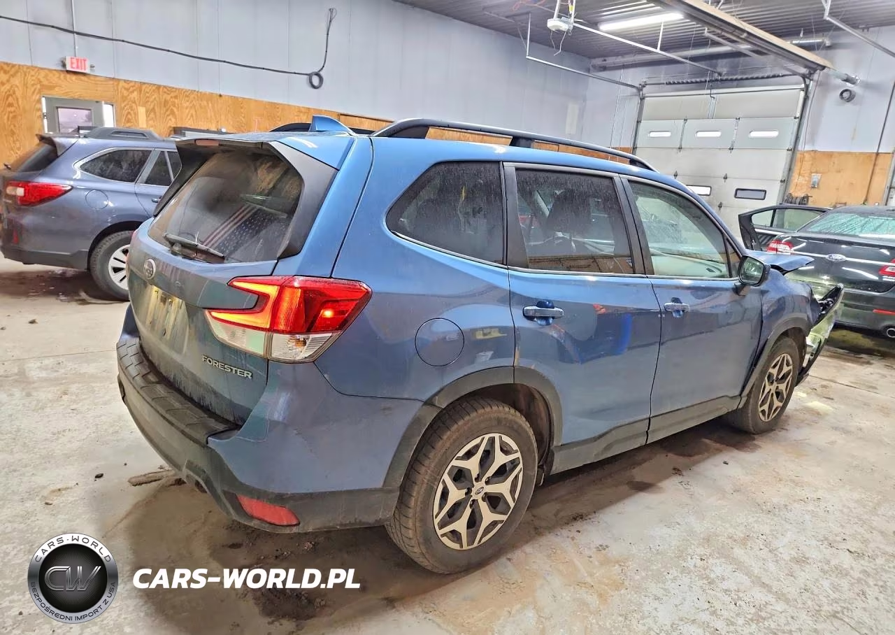 2020 Subaru Forester Premium VIN:JF2SKAJC6LH459204 - 3