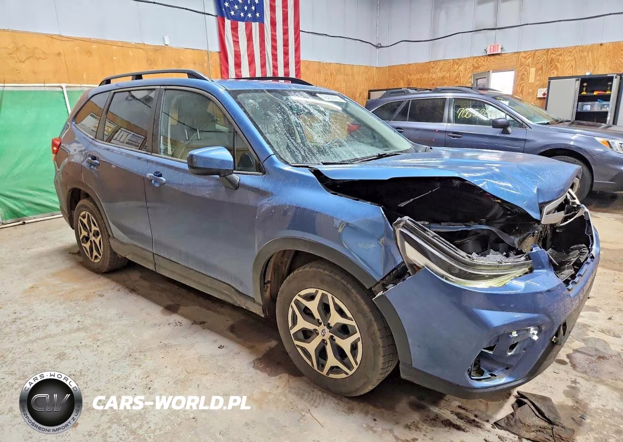 2020 Subaru Forester Premium VIN:JF2SKAJC6LH459204 - 4