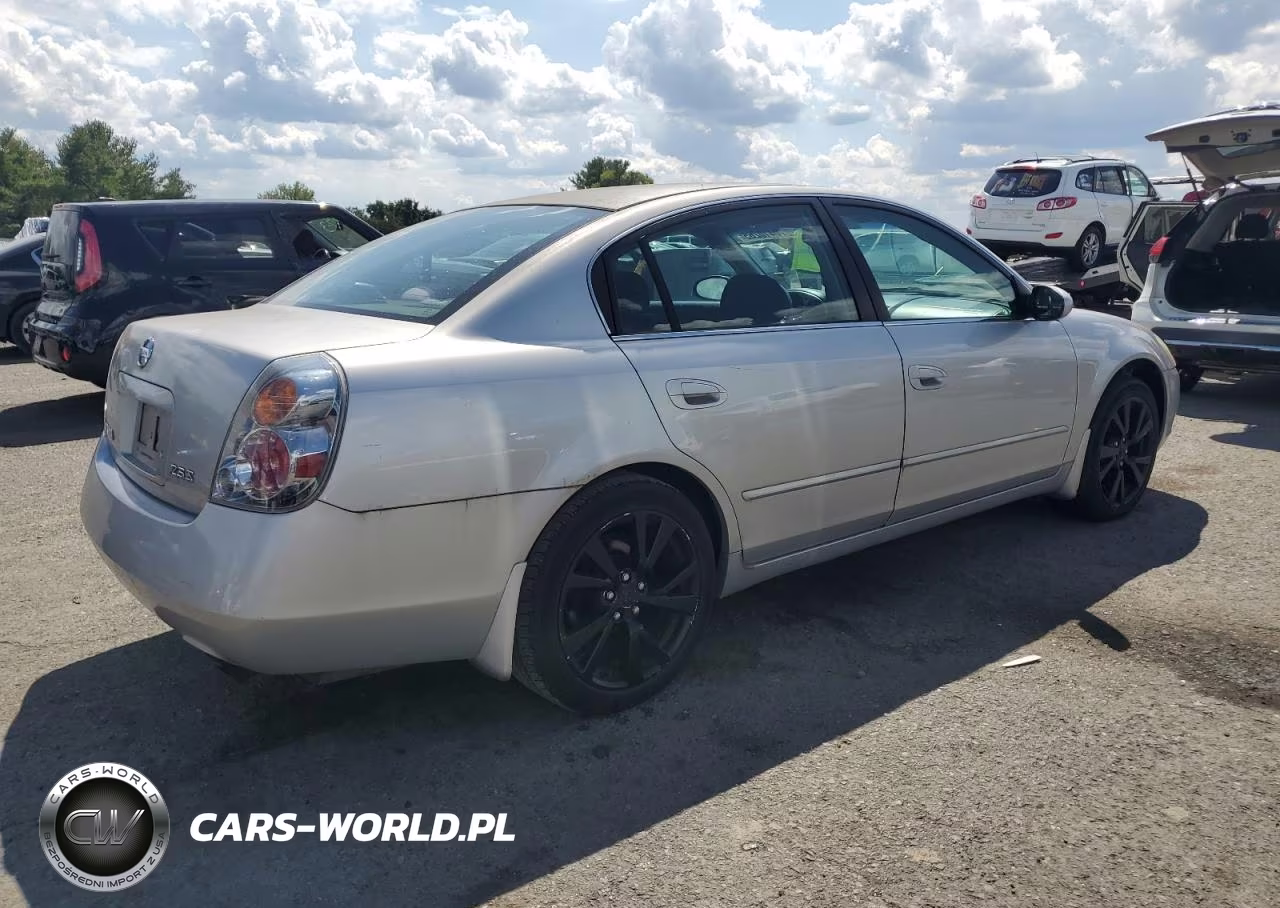 2004 Nissan Altima VIN:1N4AL11DX4C115752 - 3