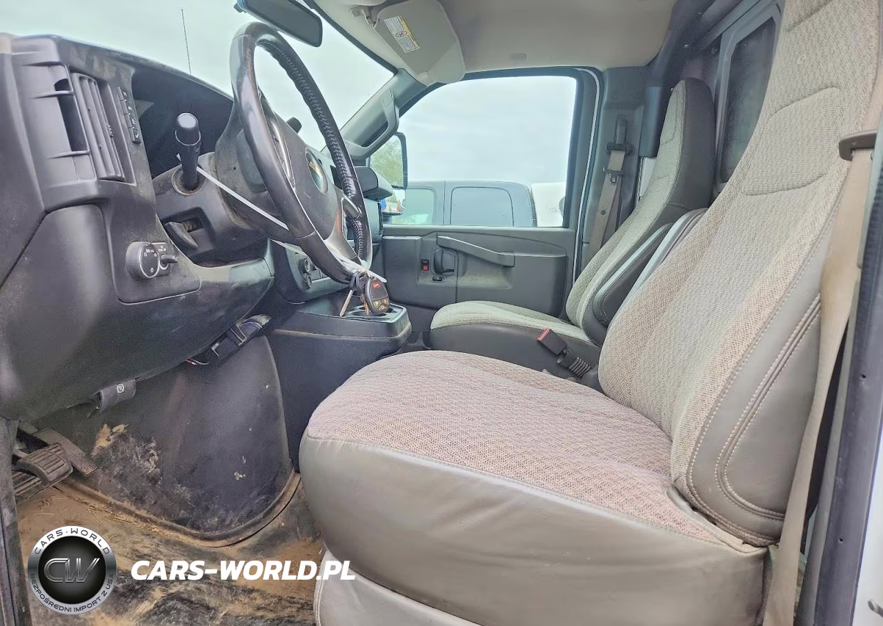 2017 Chevrolet Express VIN:1GB0GRFG0H1121058 - 7