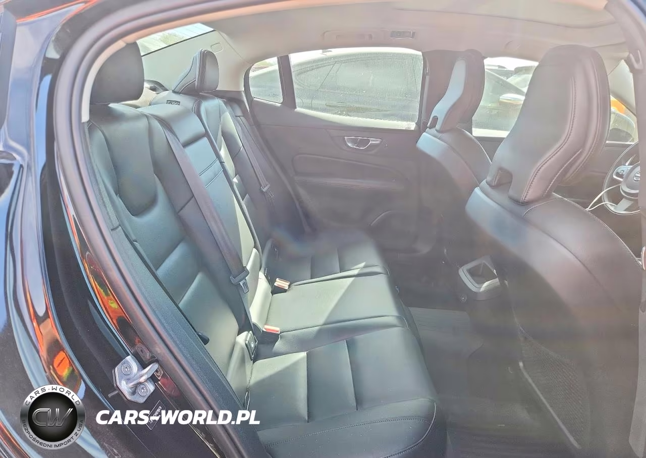 2021 Volvo S60 T5 Momentum VIN:7JR102TZ4MG118478 - 10