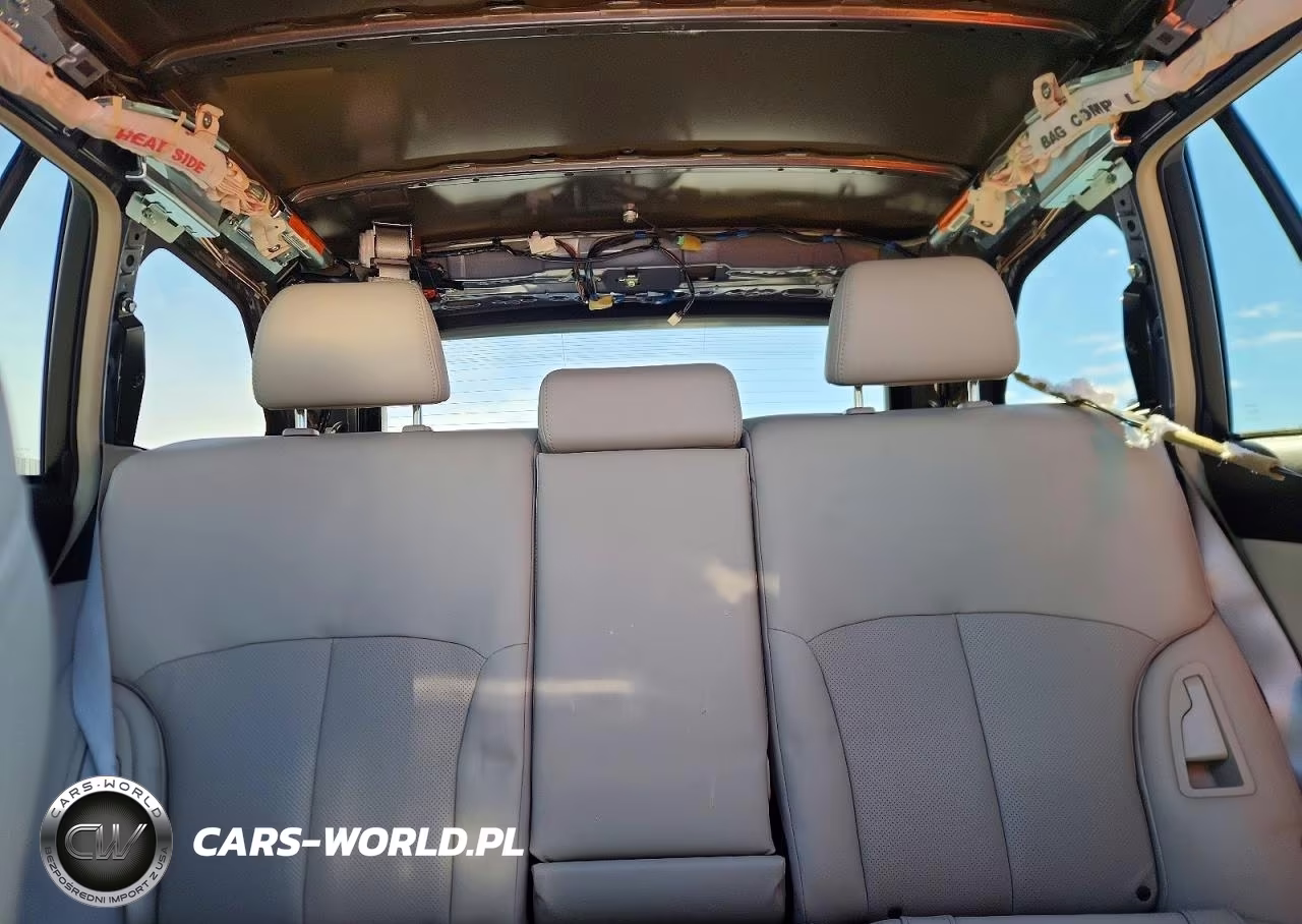2014 Subaru Outback 3.6R Limited VIN:4S4BRDNC1E2286067 - 10