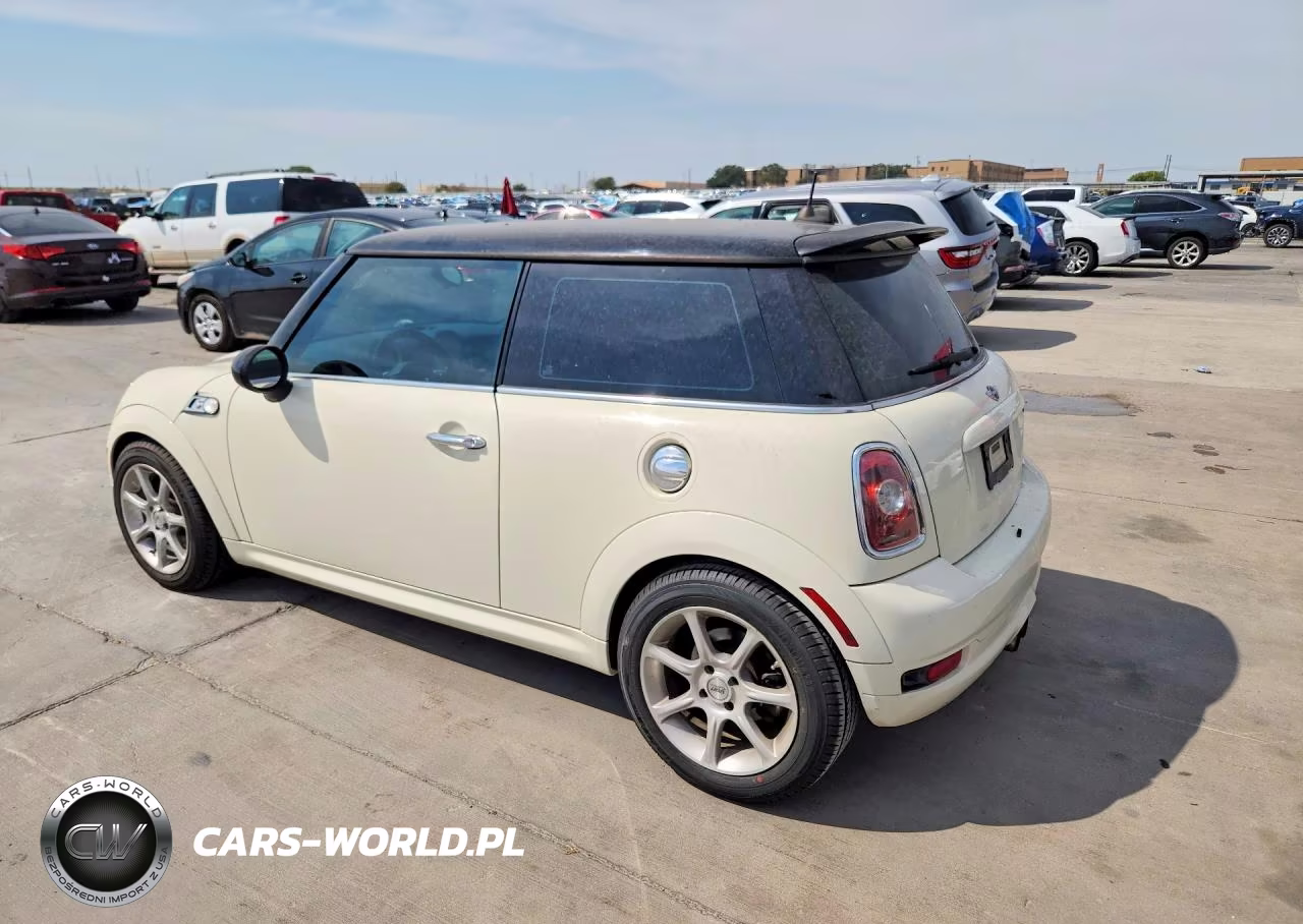 2010 Mini Cooper S VIN:WMWMF7C53ATX43667 - 2