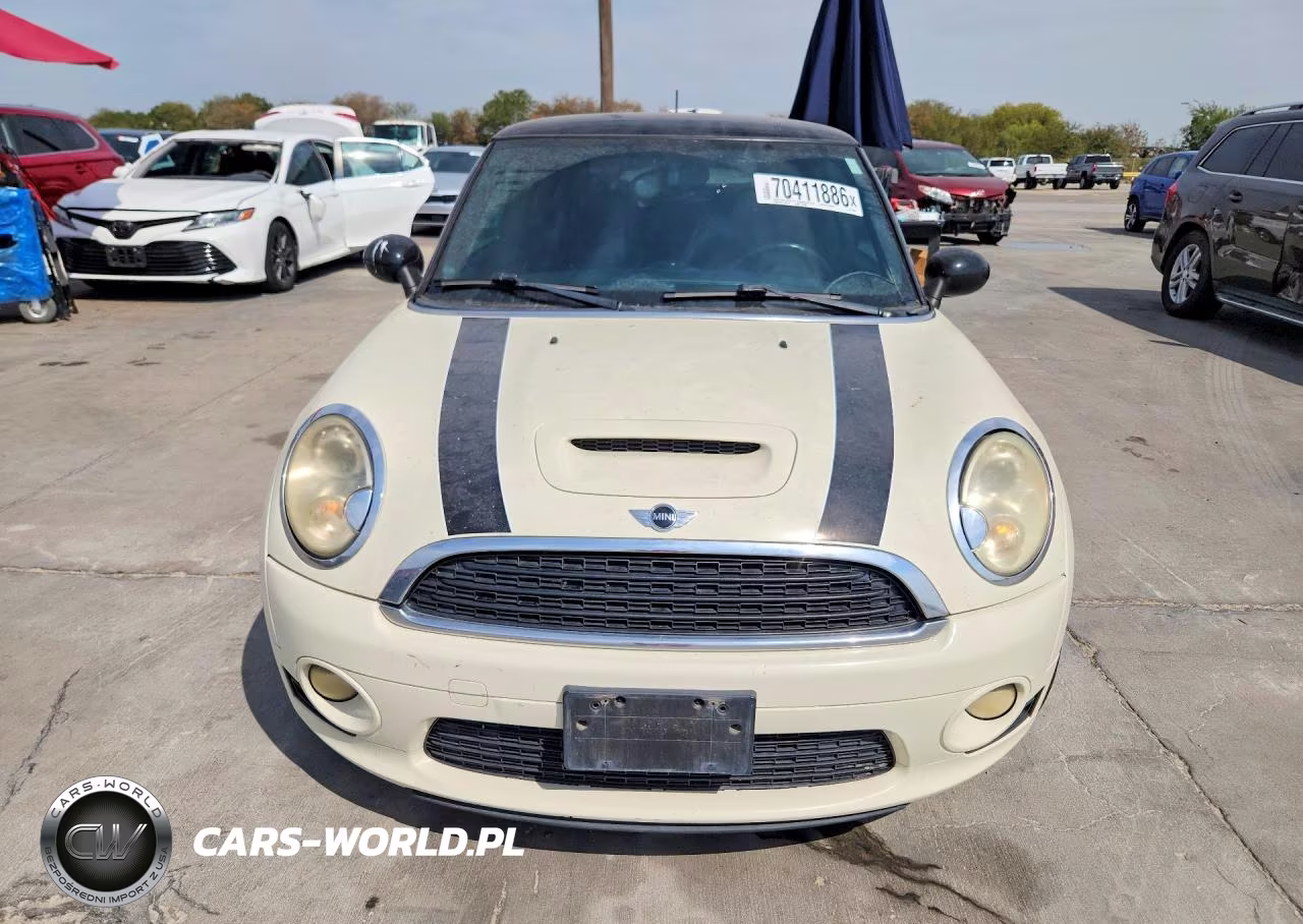 2010 Mini Cooper S VIN:WMWMF7C53ATX43667 - 5